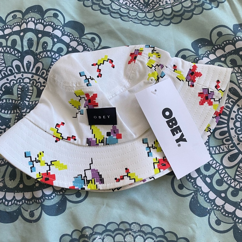 Bucket hat